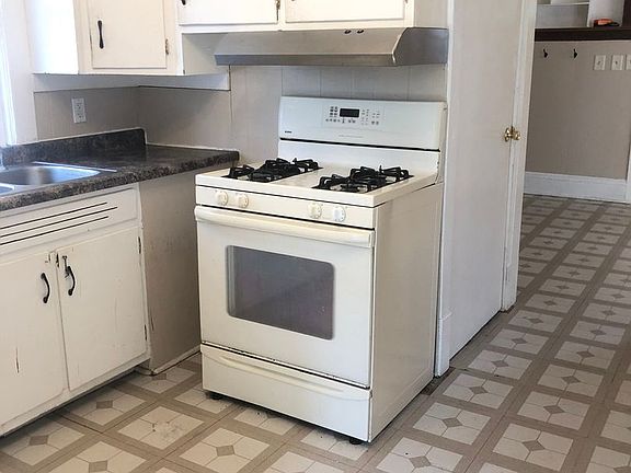 4th image of 2305 Oak Park Ave N