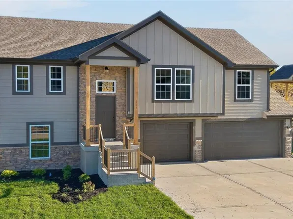 515 Skyview Ln, Liberty, MO 64068