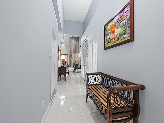 5th image of 227 N Lakeshore Drive