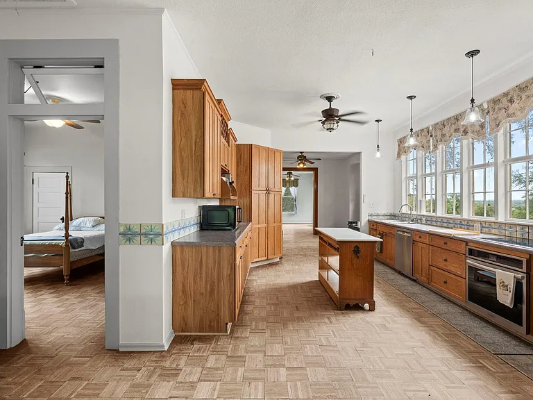 6546 FM 1854 — Photo 26