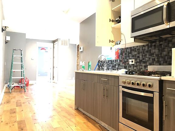 4th image of 2076 Dean St APT 1L