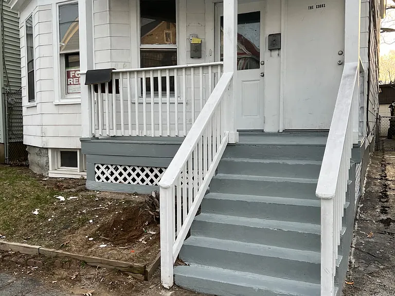 Howard St — Photo 8