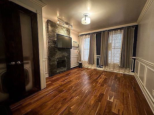 2nd image of 425 W 24th St #4FF