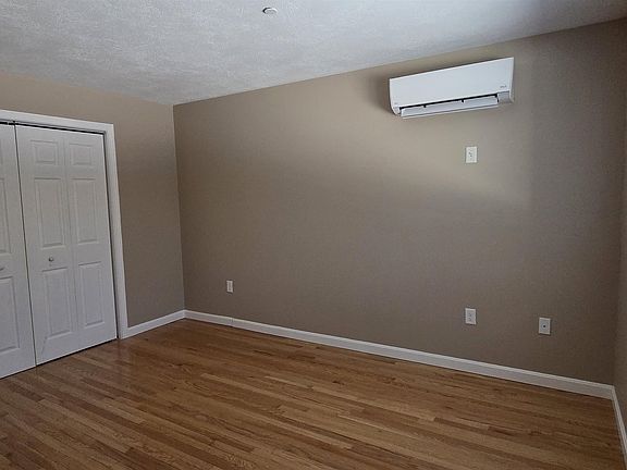 3rd image of 41 Beatrice St #A