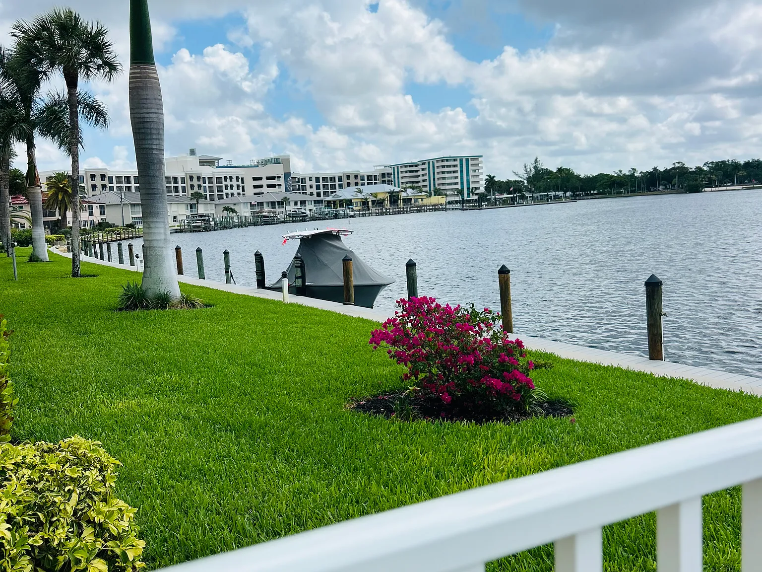 Beautiful Furnished 2/2 Waterview. — Photo 4