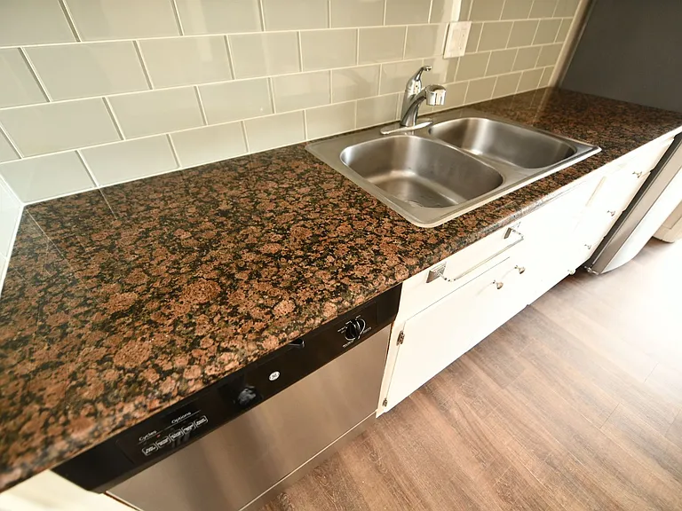 5401 Broadway Ter — Photo 14