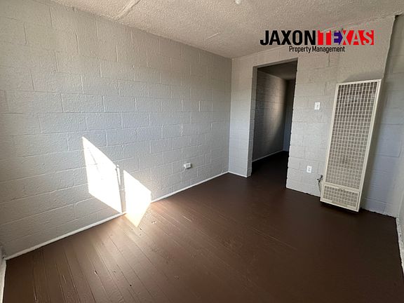 3rd image of 900 S Ochoa St #20