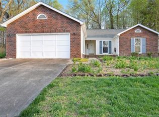 13706 Portpatrick Ln, Matthews, NC 28105