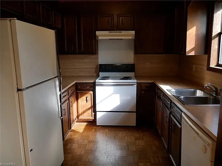 704 Aspen Trl — Photo 8