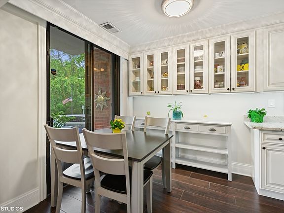 5th image of 125 Acacia Cir APT 103E