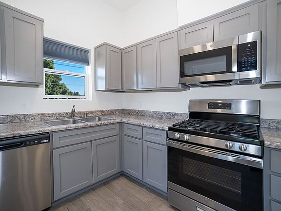 3rd image of 195 N 17th Ave #201