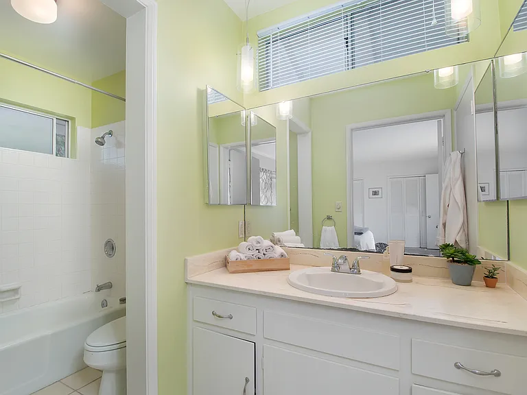 1375 Muirlands Vista Way — Photo 20