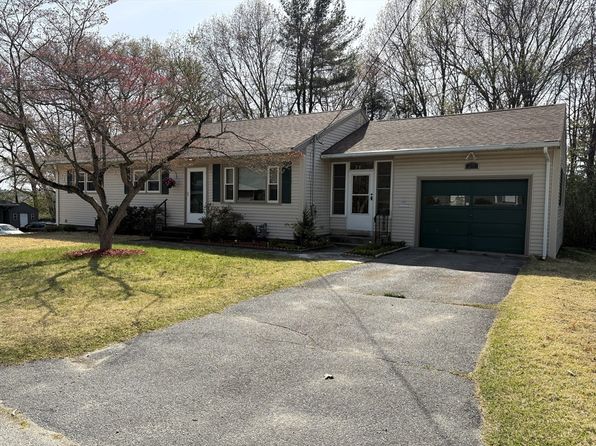 25 Glen Forest Ln, Methuen, MA 01844