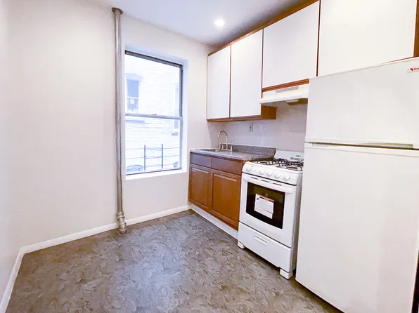 3161 Broadway image 4 of 9