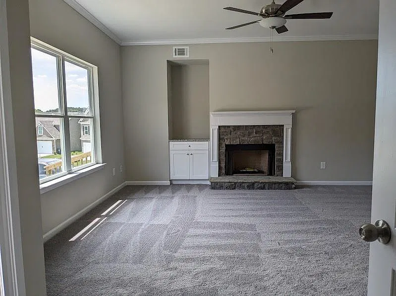 3 bed, 2.5 bath, 1604 sqft, $2,099 — Photo 3