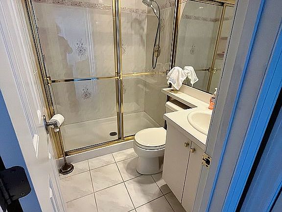4th image of 703 Elton Ct S