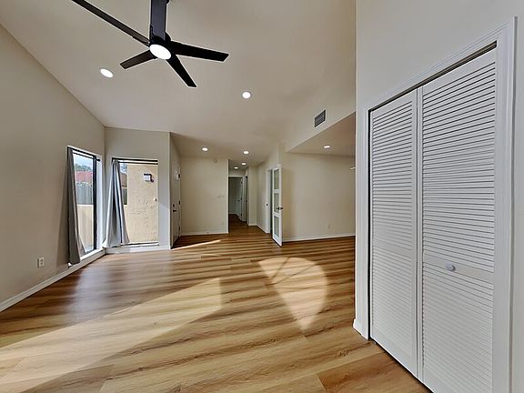 2nd image of 739 Golden Sunshine Cir