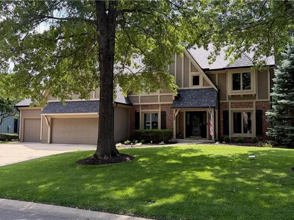 10427 W 126th St, Overland Park, KS 66213