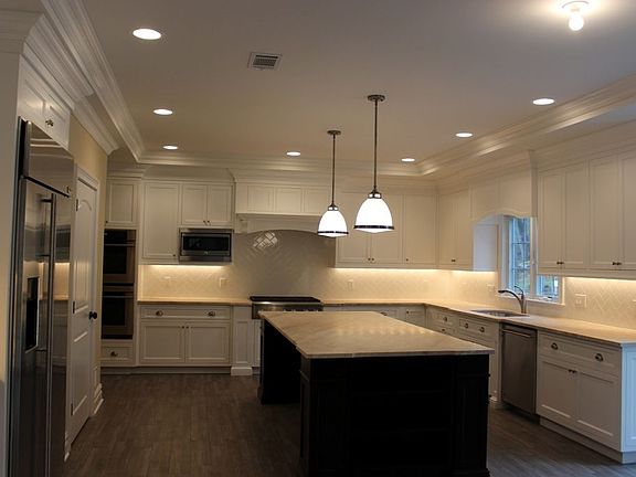 5th image of 909 Johnston Dr