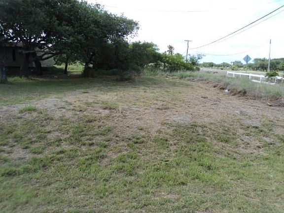 5th image of 102 Lago Vista Dr
