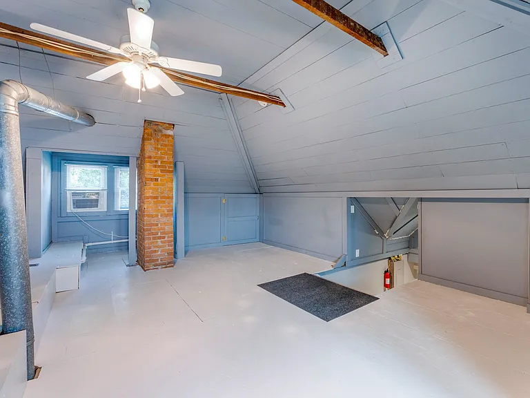bonus room/bedroom/misc