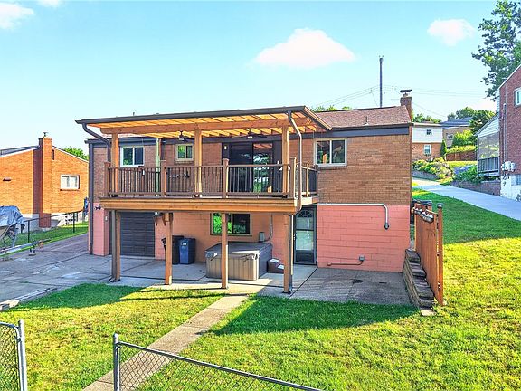 3rd image of 383 Grace St