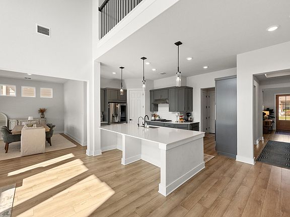 4th image of 360 Crescent Moon Ct