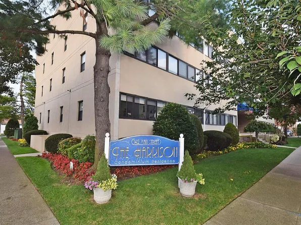 142 Main Street #2F, Mineola, NY 11501