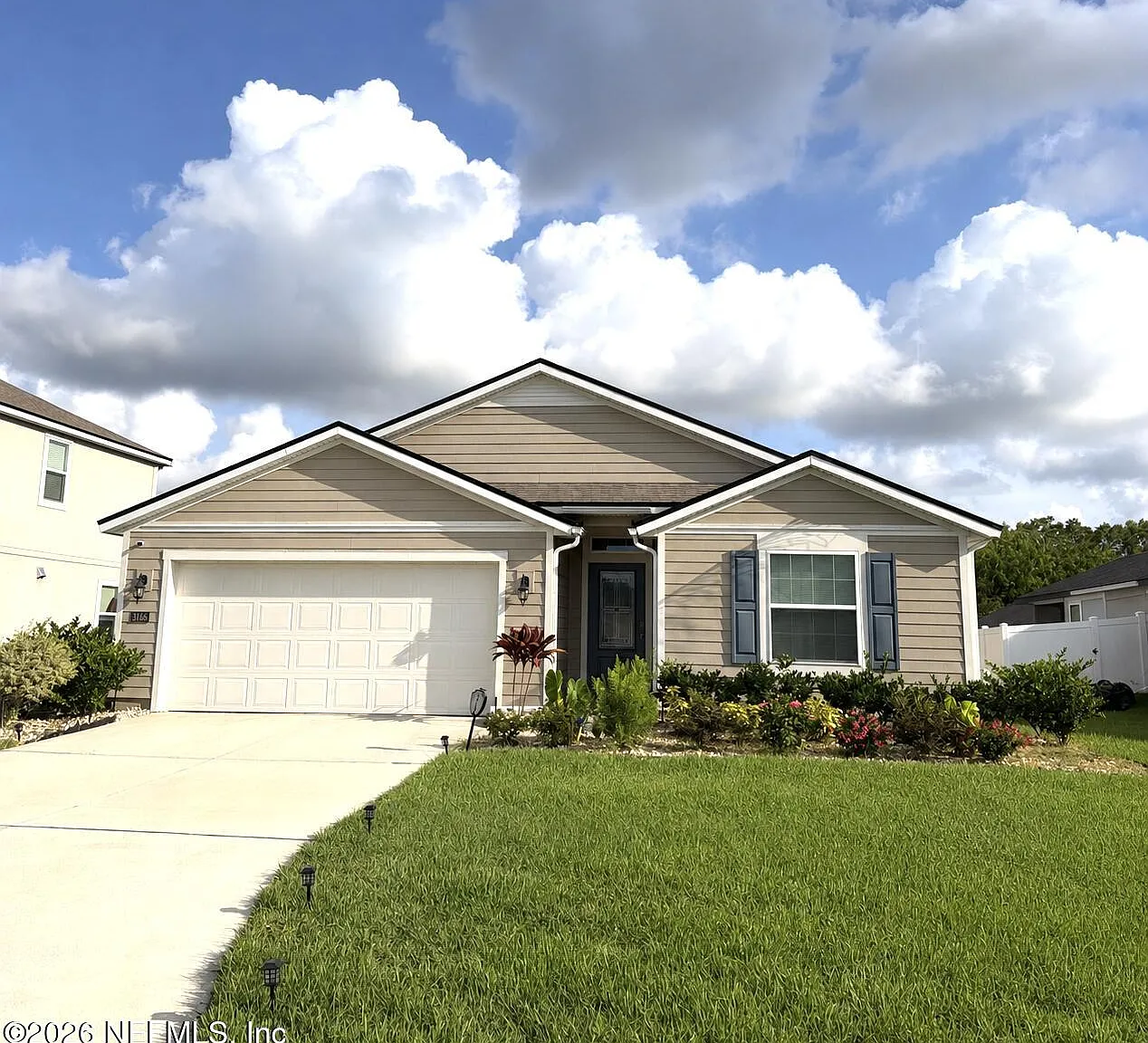 4 bed, 2.0 bath, 1856 sqft, $2,500 — Photo 3