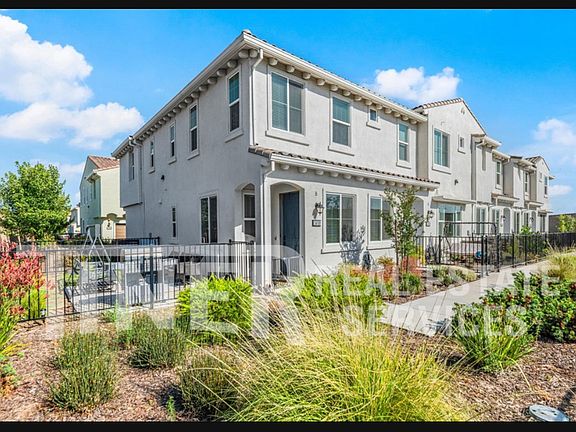 5th image of 5301 E Commerce Way Unit 56101