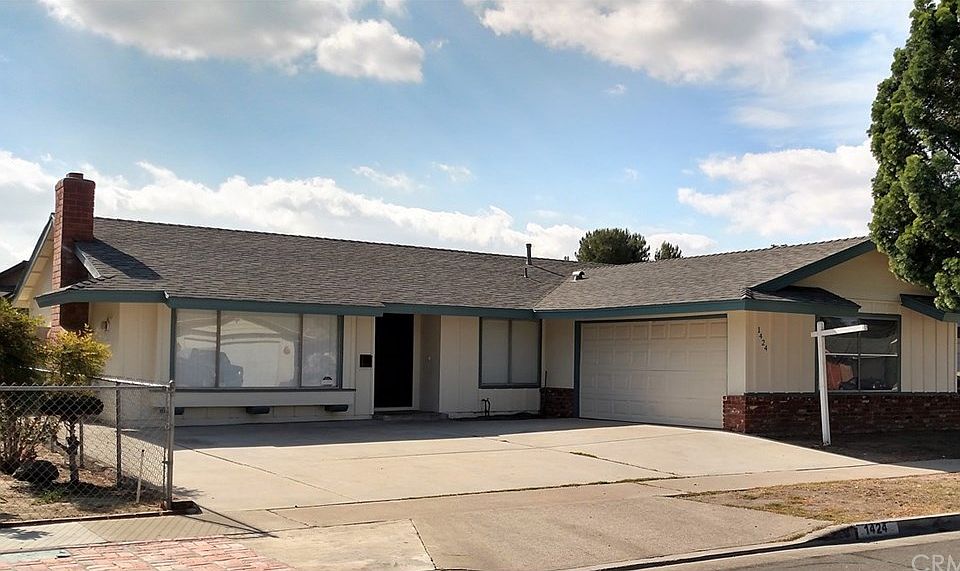 1st image of 1424 E Bassett Way