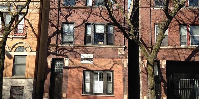 Exterior of 810 S Loomis St.