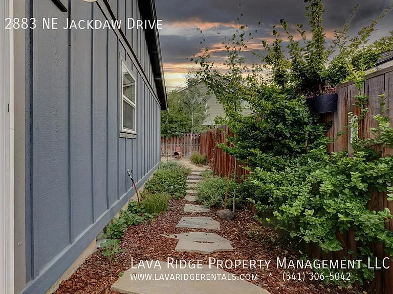 2883 NE Jackdaw Dr — Photo 20