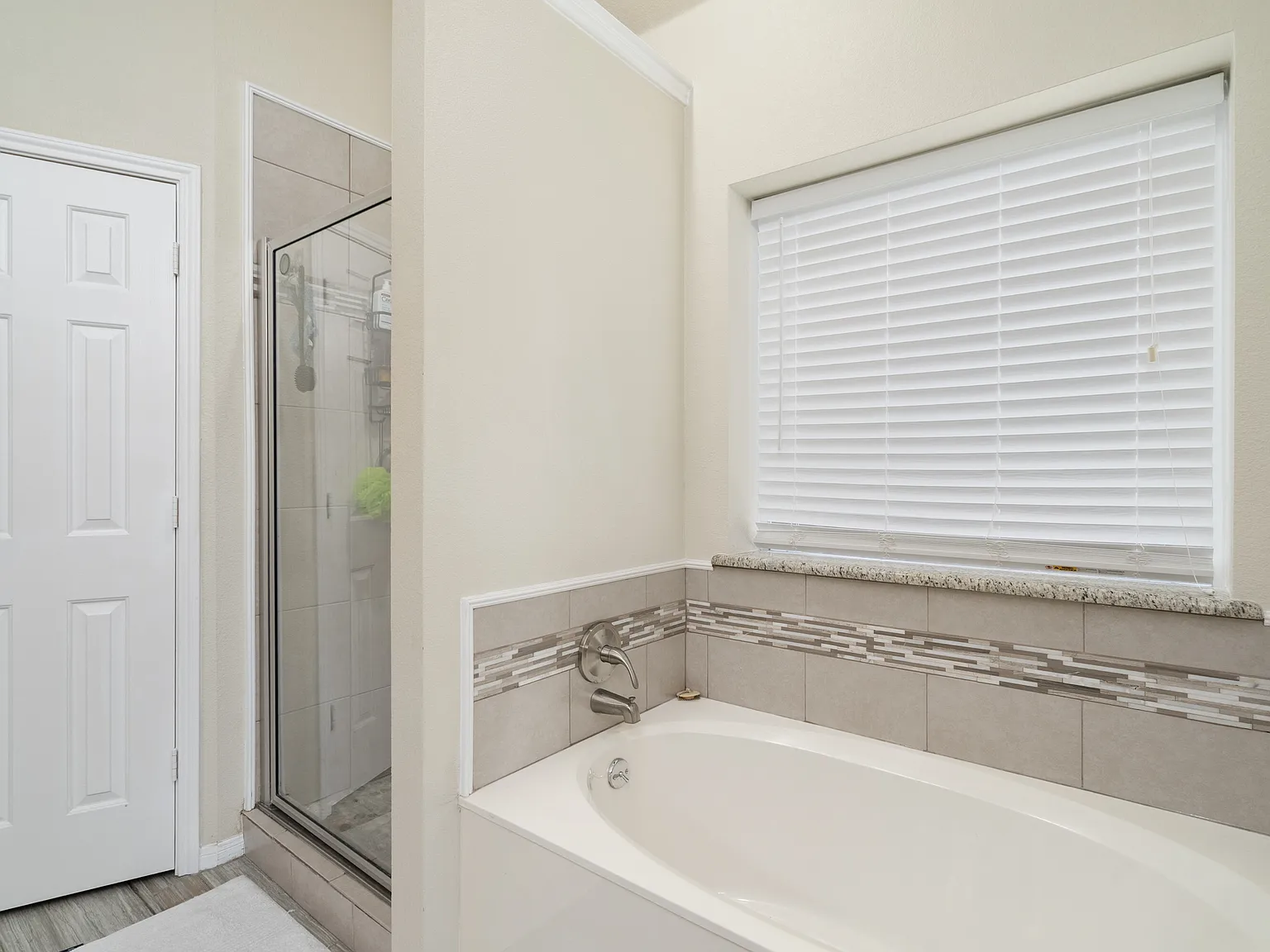 3 bed, 2123 sqft, $2,800 — Photo 1