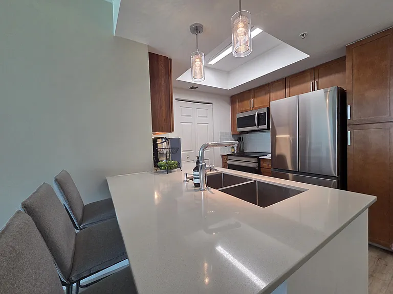 2000 N Bayshore Dr #507 — Photo 10