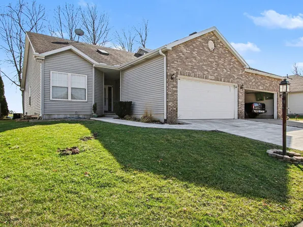 2208 Stori Ln, Valparaiso, IN 46383