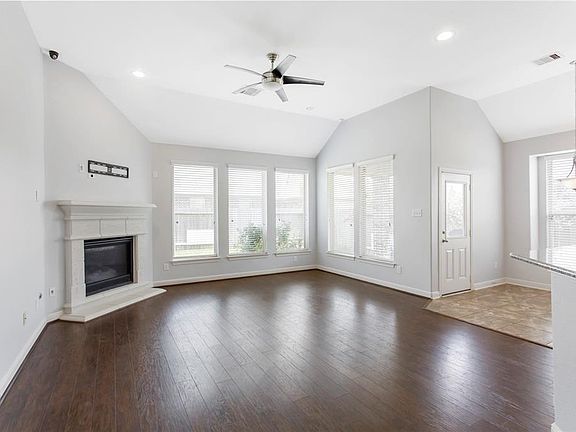 4th image of 15102 Calvano Dr