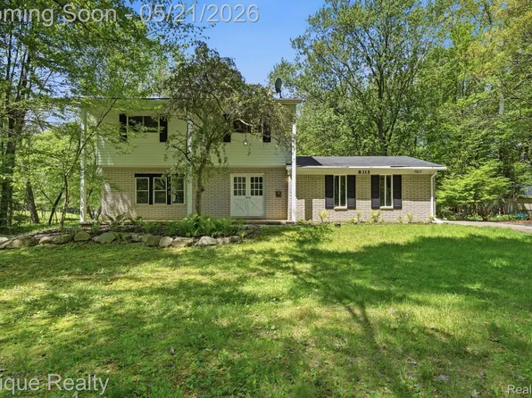 8315 Reese Rd, Clarkston, MI 48348