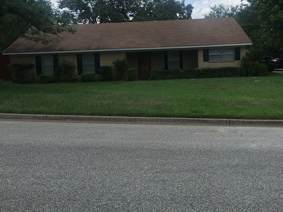 305 Jamie Ct