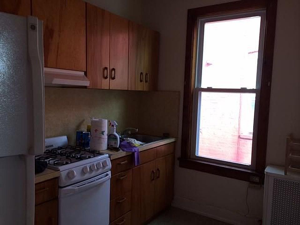 2nd image of 3174 42nd St
