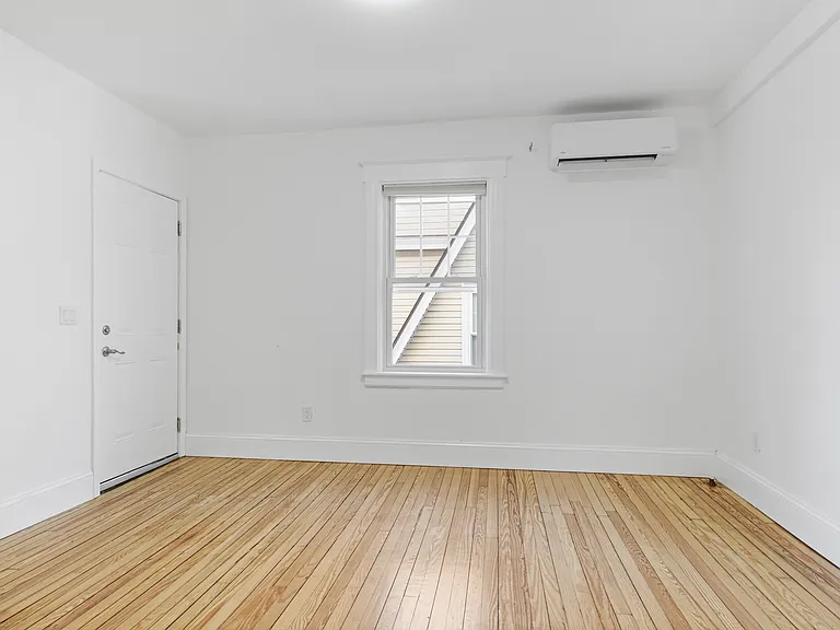 27 5th St #2 — Photo 8