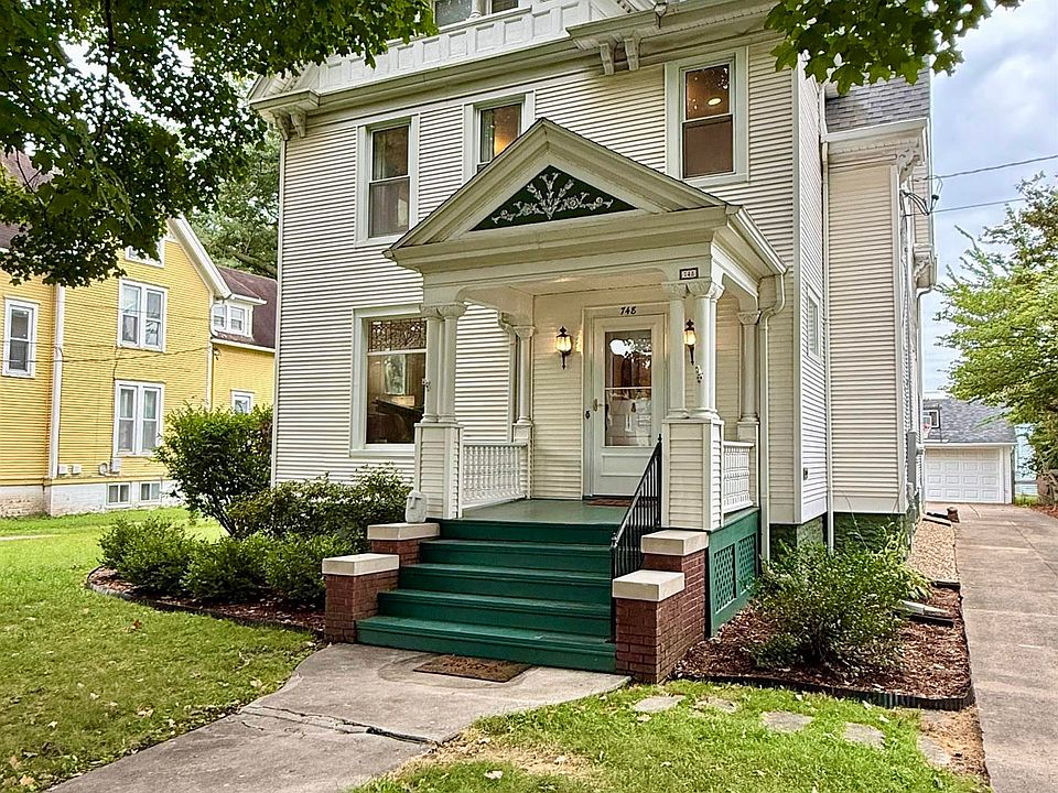 1st image of 748 Bateman St