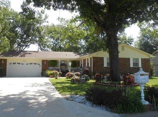 207 Tyler Blvd, Coffeyville, KS 67337