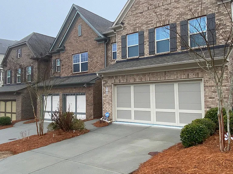 4190 Hammond Bridge Dr — Photo 2