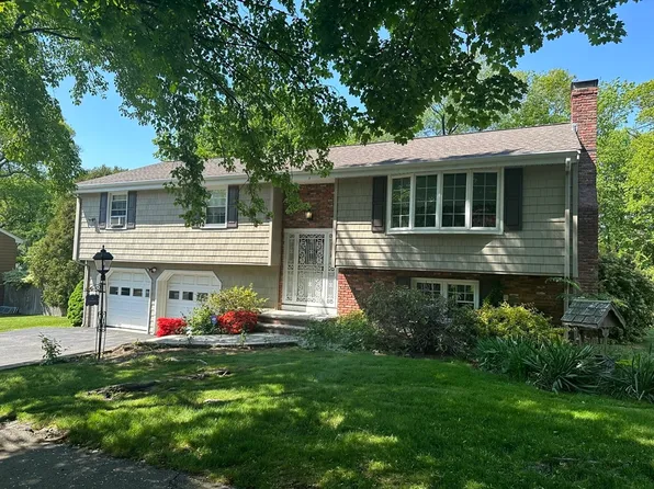 8 Stonewood Ave, Stoneham, MA 02180