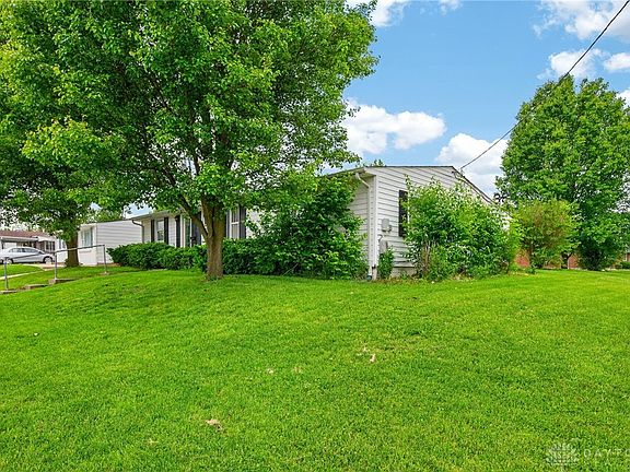4th image of 70 Suncrest Dr