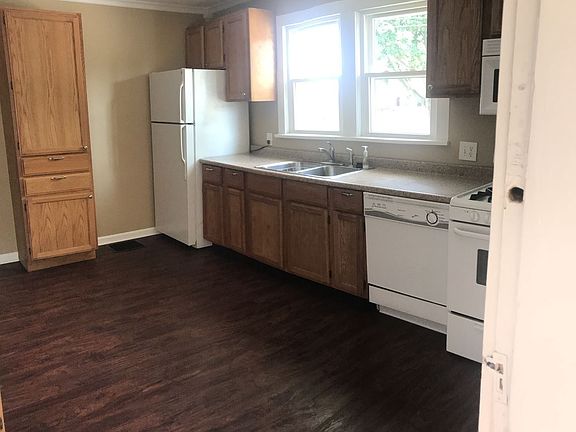 3rd image of 126 N Meridian St