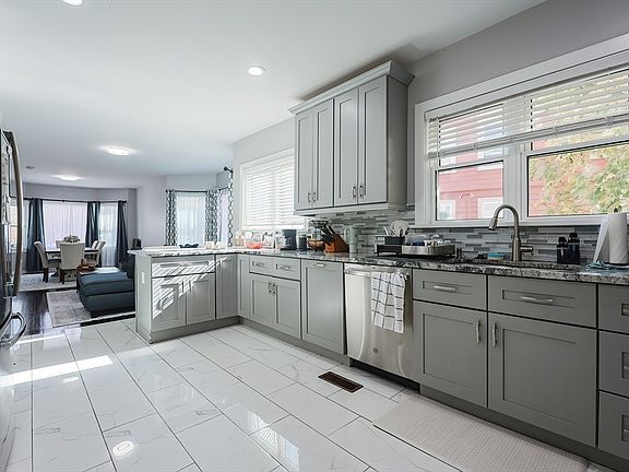 3rd image of 41 Liberty Hill Ave