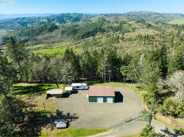 1510 Wild Iris Ln, Roseburg, OR 97470