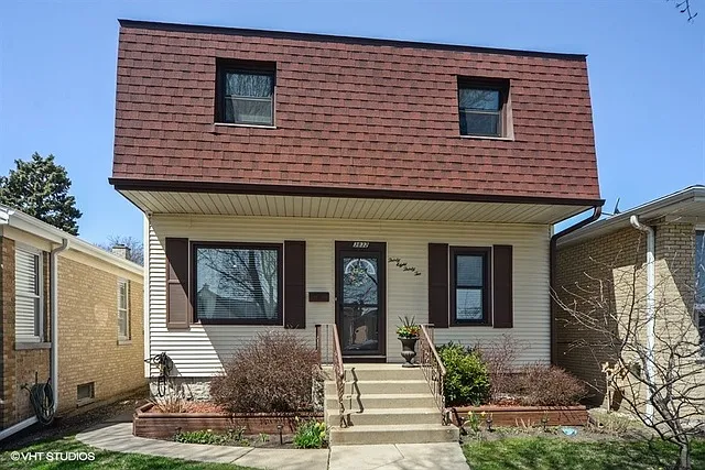 3832 N Oconto Ave photo 1